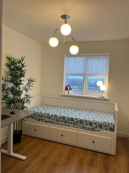 Modern And Spacious With Large Garden * Edimburgo